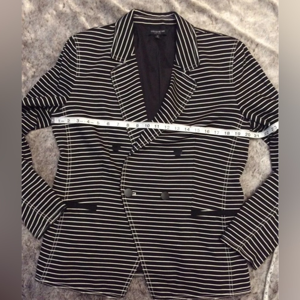 Lafayette 148 New York Devin Stripe Blazer
Size 12 - Picture 7 of 9